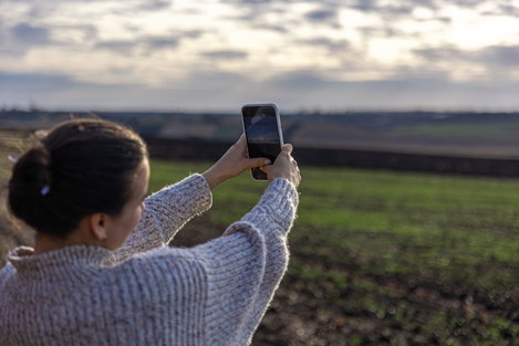 How To Add Caption To iPhone Photo